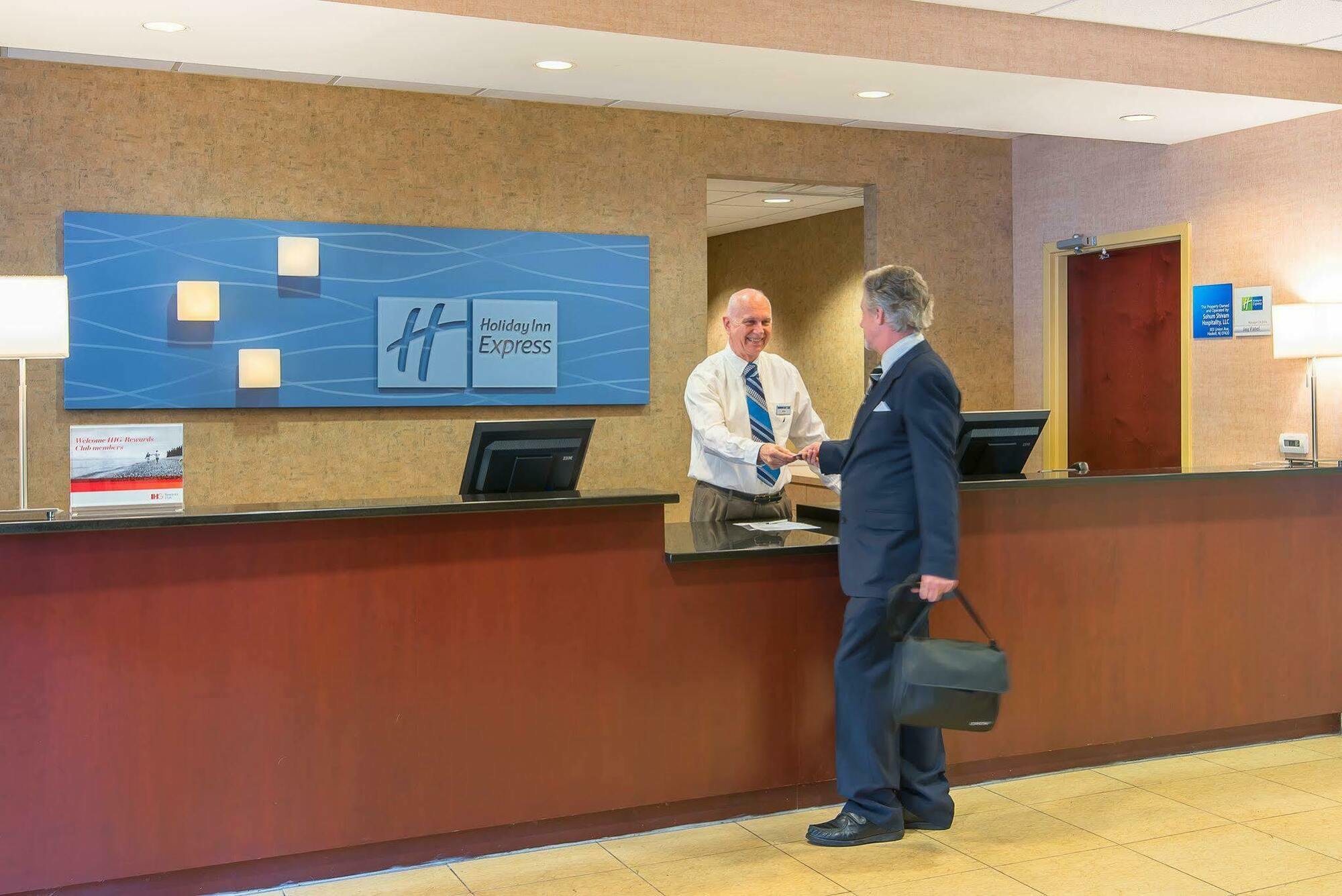 Holiday Inn Express Haskell-Wayne Area By Ihg Εξωτερικό φωτογραφία